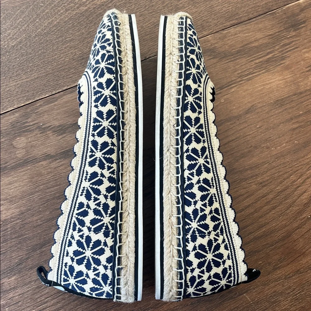 Kate Spade knottingham knit Floral Patterned Navy and Cream espradilles size 9.5